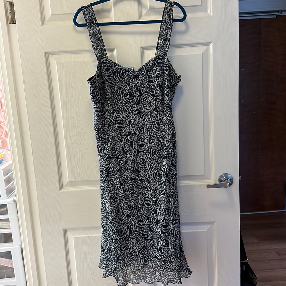 Connected Woman 18W blue and white dress